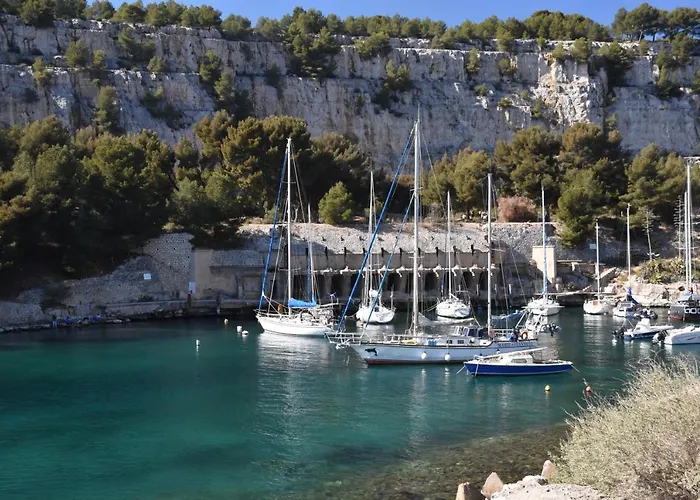 Cassis Lodges